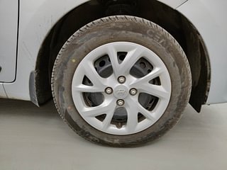 Used 2019 Hyundai Grand i10 Sportz 1.2 Kappa VTVT Petrol Manual tyres RIGHT FRONT TYRE RIM VIEW