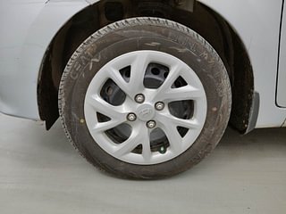 Used 2019 Hyundai Grand i10 Sportz 1.2 Kappa VTVT Petrol Manual tyres LEFT FRONT TYRE RIM VIEW