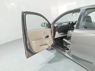 Used 2017 Datsun GO [2014-2019] T Petrol Manual interior LEFT FRONT DOOR OPEN VIEW