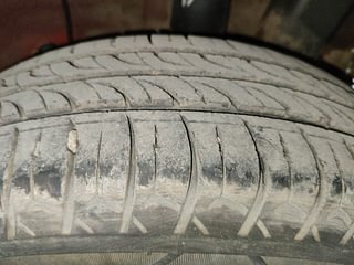 Used 2019 Hyundai Grand i10 [2017-2020] Sportz 1.2 Kappa VTVT Petrol Manual tyres LEFT REAR TYRE TREAD VIEW