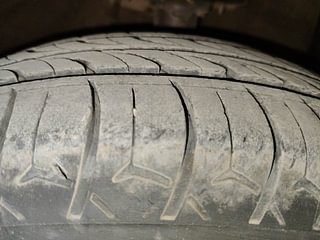 Used 2019 Hyundai Grand i10 [2017-2020] Sportz 1.2 Kappa VTVT Petrol Manual tyres RIGHT FRONT TYRE TREAD VIEW