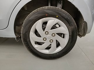 Used 2019 Hyundai New Santro 1.1 Sportz MT Petrol Manual tyres LEFT REAR TYRE RIM VIEW