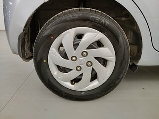 Used 2019 Hyundai New Santro 1.1 Sportz MT Petrol Manual tyres RIGHT REAR TYRE RIM VIEW