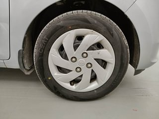 Used 2019 Hyundai New Santro 1.1 Sportz MT Petrol Manual tyres RIGHT FRONT TYRE RIM VIEW