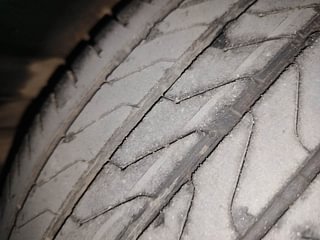 Used 2016 Volkswagen Polo [2015-2019] Highline1.2L (P) Petrol Manual tyres RIGHT REAR TYRE TREAD VIEW