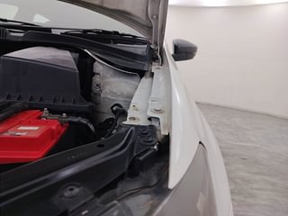 Used 2016 Volkswagen Polo [2015-2019] Highline1.2L (P) Petrol Manual engine ENGINE LEFT SIDE HINGE & APRON VIEW