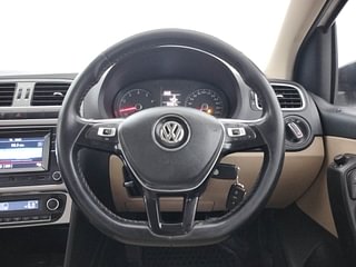 Used 2016 Volkswagen Polo [2015-2019] Highline1.2L (P) Petrol Manual interior STEERING VIEW