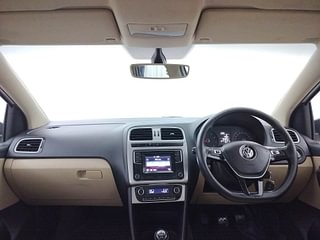 Used 2016 Volkswagen Polo [2015-2019] Highline1.2L (P) Petrol Manual interior DASHBOARD VIEW
