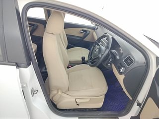 Used 2016 Volkswagen Polo [2015-2019] Highline1.2L (P) Petrol Manual interior RIGHT SIDE FRONT DOOR CABIN VIEW
