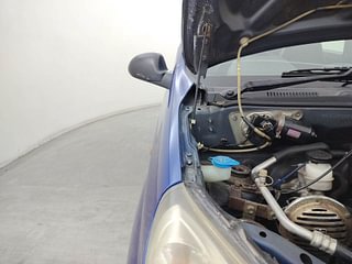 Used 2013 Maruti Suzuki Alto 800 Lxi Petrol Manual engine ENGINE RIGHT SIDE HINGE & APRON VIEW