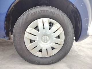 Used 2013 Maruti Suzuki Alto 800 Lxi Petrol Manual tyres RIGHT FRONT TYRE RIM VIEW