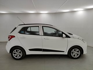 Used 2019 Hyundai Grand i10 Sportz 1.2 Kappa VTVT Petrol Manual exterior RIGHT SIDE VIEW