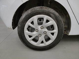 Used 2019 Hyundai Grand i10 Sportz 1.2 Kappa VTVT Petrol Manual tyres RIGHT REAR TYRE RIM VIEW