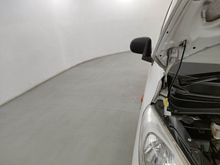 Used 2012 Hyundai i10 magna 1.1 Petrol Manual engine ENGINE RIGHT SIDE HINGE & APRON VIEW