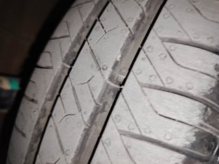 Used 2019 Maruti Suzuki Swift [2017-2021] VXI AMT Petrol Automatic tyres LEFT FRONT TYRE TREAD VIEW