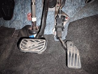Used 2019 Maruti Suzuki Swift [2017-2021] VXI AMT Petrol Automatic interior PEDALS VIEW
