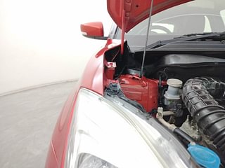 Used 2019 Maruti Suzuki Swift [2017-2021] VXI AMT Petrol Automatic engine ENGINE RIGHT SIDE HINGE & APRON VIEW