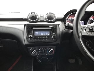 Used 2019 Maruti Suzuki Swift [2017-2021] VXI AMT Petrol Automatic interior MUSIC SYSTEM & AC CONTROL VIEW