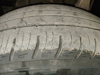 Used 2021 Mahindra Marazzo M6 Plus 8str Diesel Manual tyres LEFT FRONT TYRE TREAD VIEW