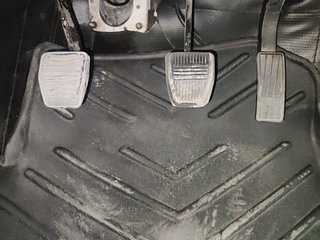 Used 2021 Mahindra Marazzo M6 Plus 8str Diesel Manual interior PEDALS VIEW