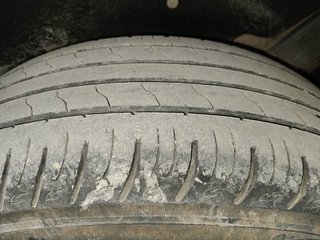 Used 2021 Mahindra Marazzo M6 Plus 8str Diesel Manual tyres LEFT REAR TYRE TREAD VIEW