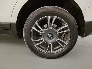 Used 2021 Mahindra Marazzo M6 Plus 8str Diesel Manual tyres LEFT REAR TYRE RIM VIEW