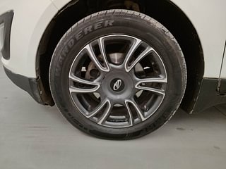 Used 2021 Mahindra Marazzo M6 Plus 8str Diesel Manual tyres LEFT FRONT TYRE RIM VIEW