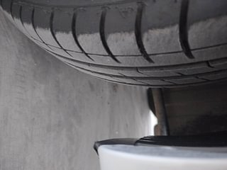 Used 2018 Hyundai Eon [2011-2018] Era + Petrol Manual tyres RIGHT FRONT TYRE TREAD VIEW