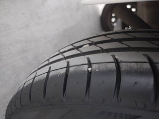 Used 2018 Hyundai Eon [2011-2018] Era + Petrol Manual tyres RIGHT REAR TYRE TREAD VIEW