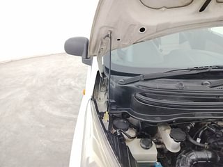 Used 2018 Hyundai Eon [2011-2018] Era + Petrol Manual engine ENGINE RIGHT SIDE HINGE & APRON VIEW