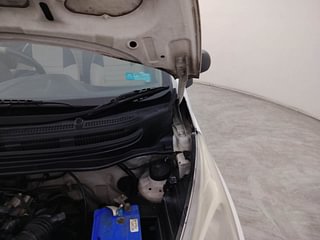 Used 2018 Hyundai Eon [2011-2018] Era + Petrol Manual engine ENGINE LEFT SIDE HINGE & APRON VIEW