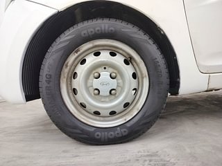 Used 2018 Hyundai Eon [2011-2018] Era + Petrol Manual tyres LEFT FRONT TYRE RIM VIEW