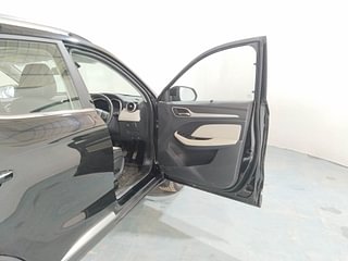 Used 2022 MG Motors Astor Sharp 1.5 MT Petrol Manual interior RIGHT FRONT DOOR OPEN VIEW