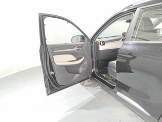 Used 2022 MG Motors Astor Sharp 1.5 MT Petrol Manual interior LEFT FRONT DOOR OPEN VIEW