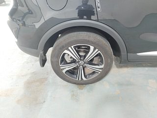 Used 2022 MG Motors Astor Sharp 1.5 MT Petrol Manual tyres RIGHT REAR TYRE RIM VIEW