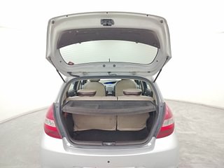 Used 2012 Hyundai i20 [2012-2014] Asta 1.4 CRDI Diesel Manual interior DICKY DOOR OPEN VIEW