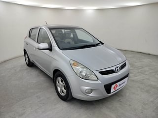 Used 2012 Hyundai i20 [2012-2014] Asta 1.4 CRDI Diesel Manual exterior RIGHT FRONT CORNER VIEW