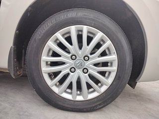 Used 2018 Maruti Suzuki Dzire [2017-2020] ZDI Diesel Manual tyres RIGHT FRONT TYRE RIM VIEW