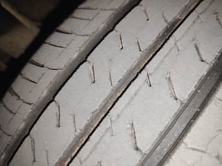 Used 2018 Maruti Suzuki Dzire [2017-2020] ZDI Diesel Manual tyres LEFT FRONT TYRE TREAD VIEW