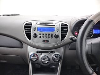 Used 2011 Hyundai i10 Sportz 1.2 Kappa2 Petrol Manual interior MUSIC SYSTEM & AC CONTROL VIEW