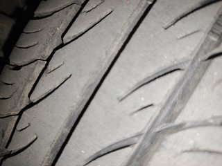 Used 2011 Hyundai i10 Sportz 1.2 Kappa2 Petrol Manual tyres LEFT FRONT TYRE TREAD VIEW