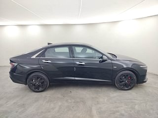 Used 2023 Hyundai Verna SX (O) 1.5 Turbo Petrol DCT Petrol Automatic exterior RIGHT SIDE VIEW