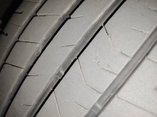 Used 2023 Hyundai Verna SX (O) 1.5 Turbo Petrol DCT Petrol Automatic tyres RIGHT FRONT TYRE TREAD VIEW