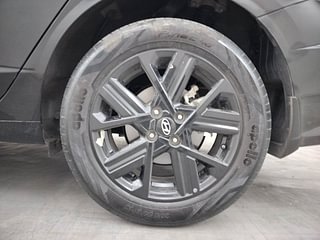 Used 2023 Hyundai Verna SX (O) 1.5 Turbo Petrol DCT Petrol Automatic tyres LEFT REAR TYRE RIM VIEW