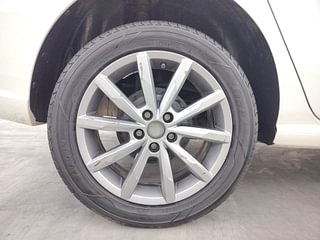 Used 2019 Volkswagen Ameo [2016-2020] 1.0 Highline Plus Petrol Petrol Manual tyres RIGHT REAR TYRE RIM VIEW