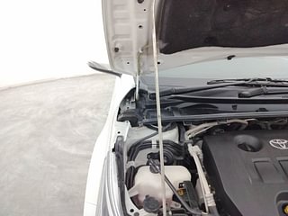 Used 2019 Toyota Corolla Altis [2017-2020] VL CVT Petrol Petrol Automatic engine ENGINE RIGHT SIDE HINGE & APRON VIEW