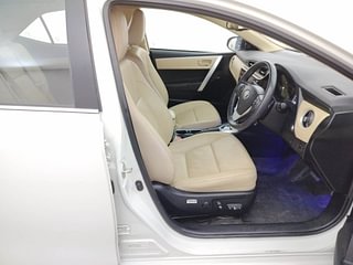 Used 2019 Toyota Corolla Altis [2017-2020] VL CVT Petrol Petrol Automatic interior RIGHT SIDE FRONT DOOR CABIN VIEW