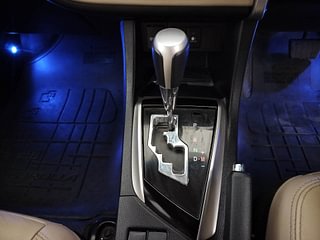 Used 2019 Toyota Corolla Altis [2017-2020] VL CVT Petrol Petrol Automatic interior GEAR  KNOB VIEW