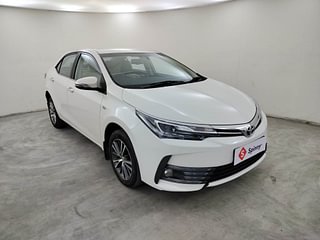 Used 2019 Toyota Corolla Altis [2017-2020] VL CVT Petrol Petrol Automatic exterior RIGHT FRONT CORNER VIEW