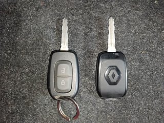Used 2020 Renault Triber RXT Petrol Manual extra CAR KEY VIEW